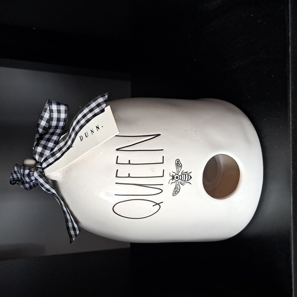 Rae Dunn Queen Bee birdhouse